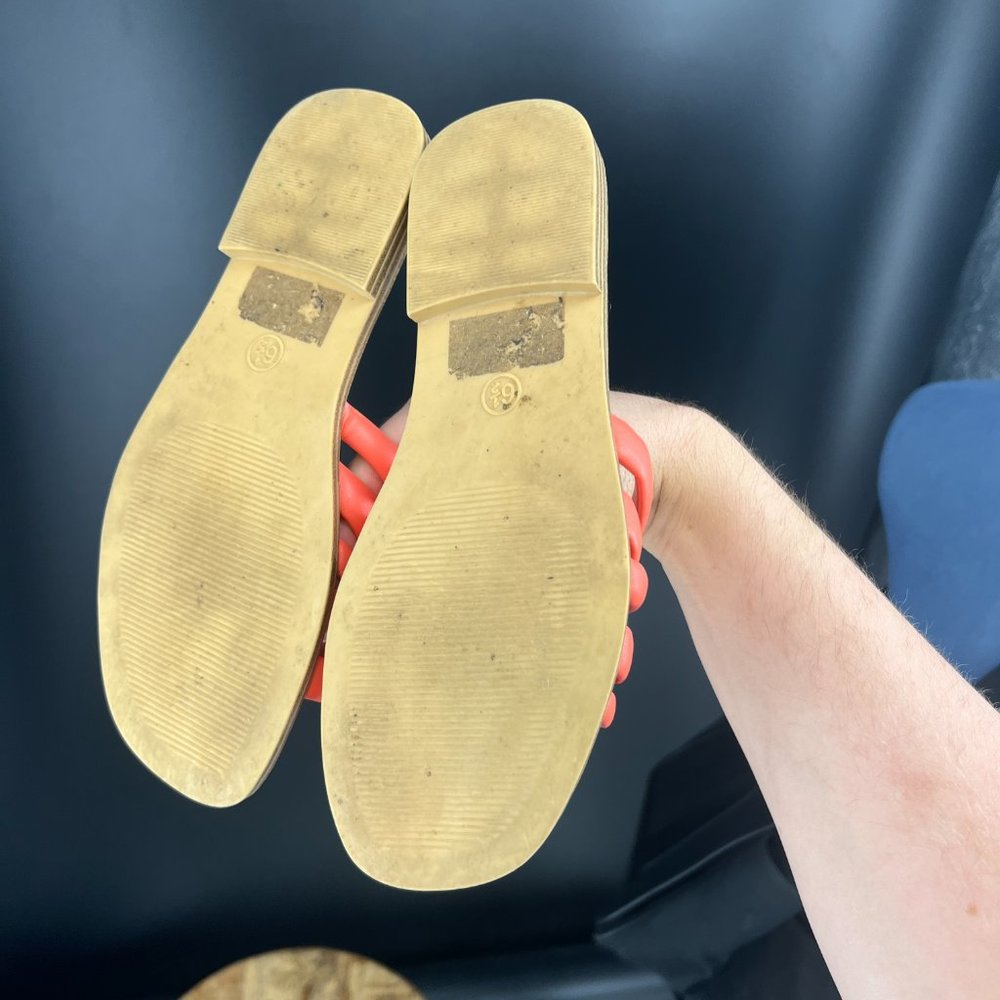 universal threads flip-flops - Picture 3 of 6